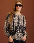 camicetta bicolore con finiture a fantasia paisley cod. WM120B03BLK - Panna/Nero Meisie