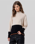Maglione lupetto bicolore Crudo - cod. 556SAKO234 - SURKANA