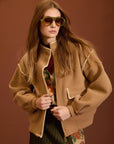 Giacca corta in maglia ricamata cod. WM207J01NUT - Camel - Meisie