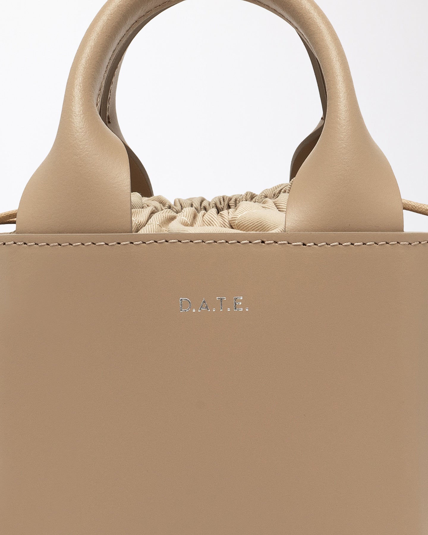 FW25 D.A.T.E. CUBO BAG LEATHER NATURAL - Marcello Fontana Shop