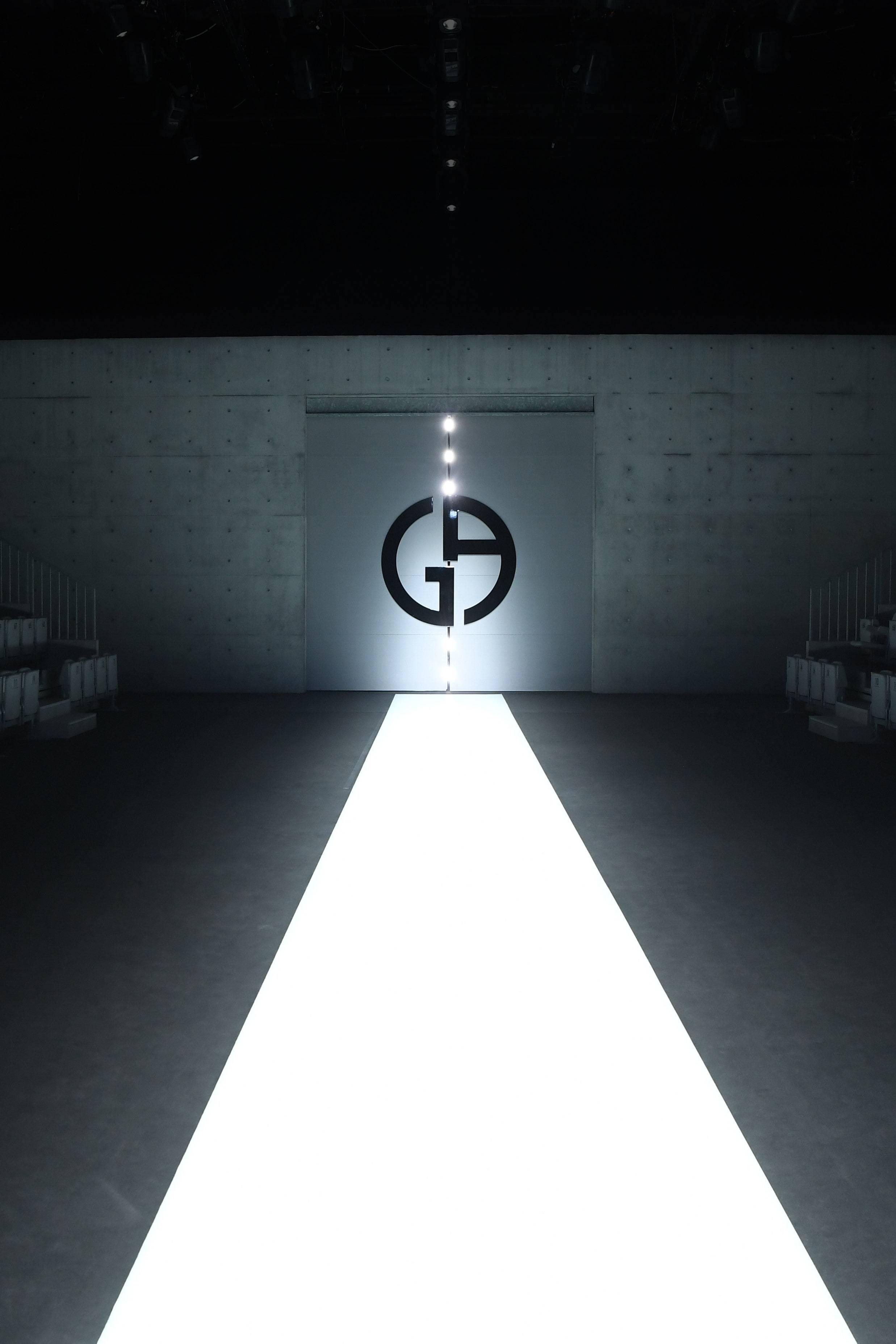 Armani e Gucci diventano hub per la campagna di vaccinazione - Marcello Fontana Shop
