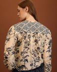 camicetta con ricami floreali cod. WM99B16MRN - Panna/blu - Meisie