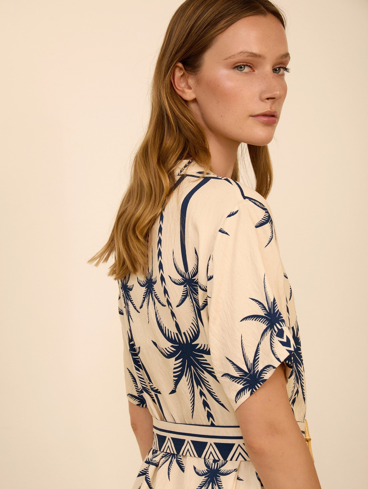 MEISIE ABITO MIDI CON STAMPA PALME BLU - COD.M125V08PEN