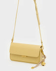 Borsa Bristol a spalla con ciondolo, giallo