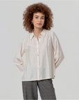 Camicia con arricciature sulle spalle Crudo - cod.556BABU121 - SURKANA
