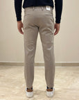 FW25 BRO-SHIP PANTALONE MIAMI CAPRI IN RASO DI COTONE ARGILLA
