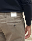 FW25 BRO-SHIP PANTALONE CHICAGO CAPRI IN RASO DI COTONE FANGO