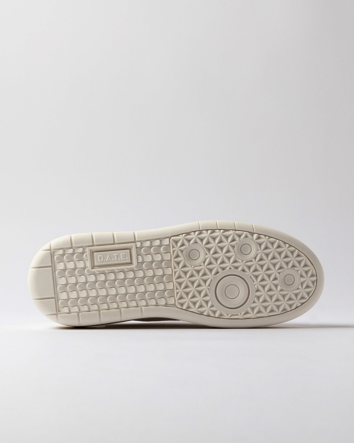 D.A.T.E. HILL LOW PLATFORM CALF WHITE-SILVER - Marcello Fontana Shop